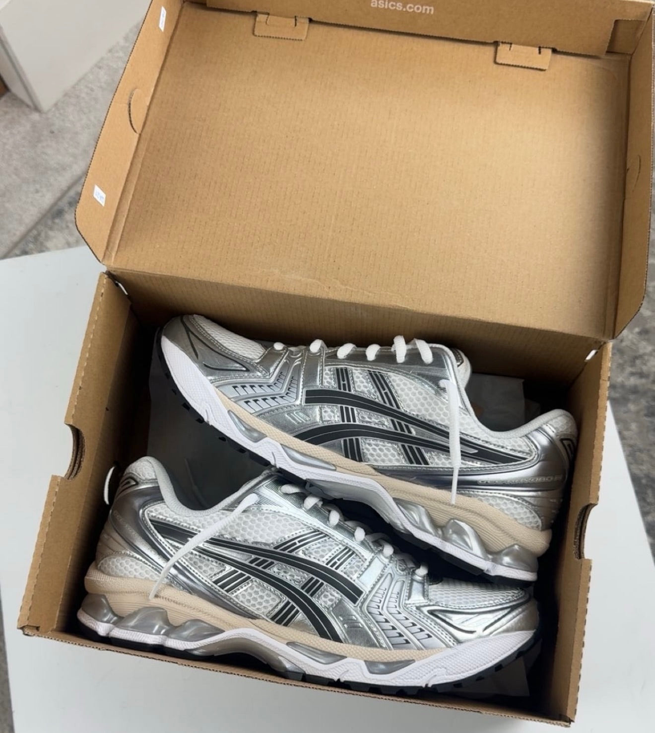 ASICS GEL-KAYANO 14 GRAPHITE GREY